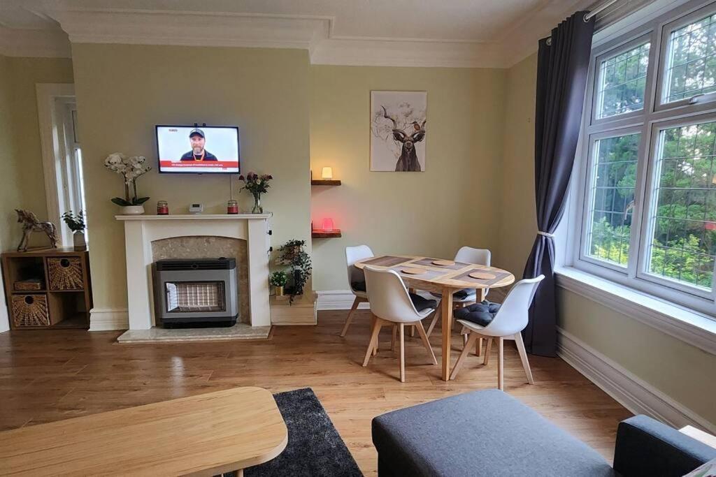 Spacious Guest Flat Near Roundhay Park 리즈 외부 사진